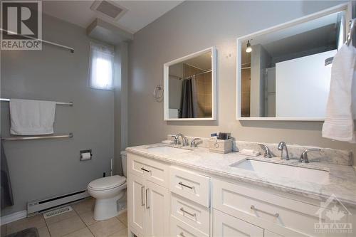 83 St Andrew Street, Ottawa, ON - Indoor Photo Showing Bathroom