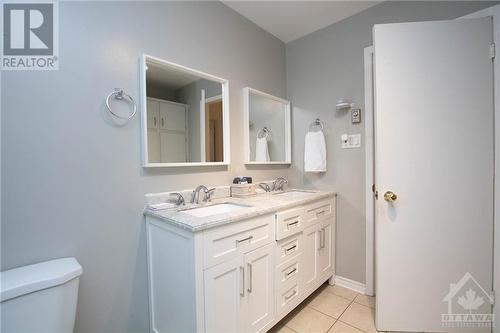 83 St Andrew Street, Ottawa, ON - Indoor Photo Showing Bathroom