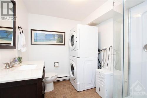 83 St Andrew Street, Ottawa, ON - Indoor Photo Showing Laundry Room