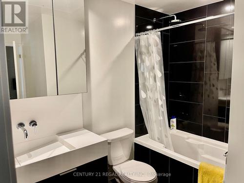 #918 -15 Lower Jarvis St, Toronto, ON - Indoor Photo Showing Bathroom