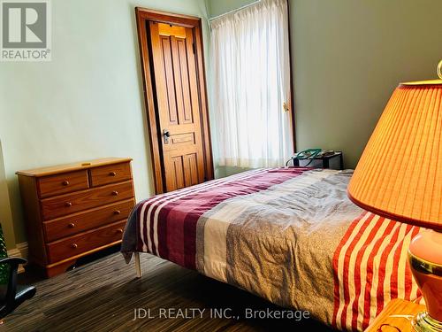 30 Phipps St, Fort Erie, ON - Indoor Photo Showing Bedroom