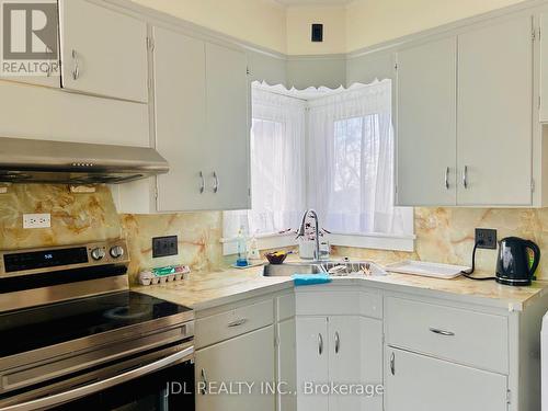 30 Phipps St, Fort Erie, ON - Indoor Photo Showing Kitchen With Double Sink