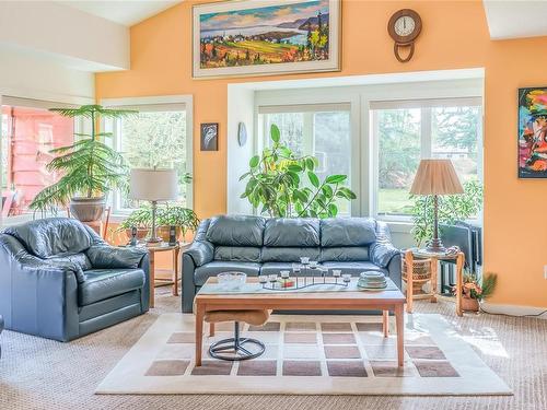 2050 Sanders Rd, Nanoose Bay, BC - Indoor Photo Showing Living Room