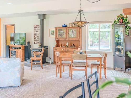 2050 Sanders Rd, Nanoose Bay, BC - Indoor Photo Showing Dining Room