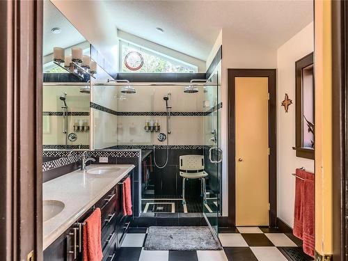 2050 Sanders Rd, Nanoose Bay, BC - Indoor Photo Showing Bathroom