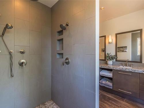 1735 Claudet Rd, Nanoose Bay, BC - Indoor Photo Showing Bathroom