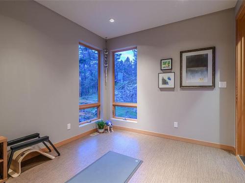 1735 Claudet Rd, Nanoose Bay, BC - Indoor Photo Showing Other Room