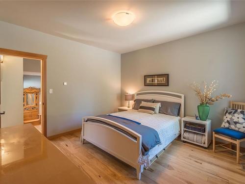 1735 Claudet Rd, Nanoose Bay, BC - Indoor Photo Showing Bedroom