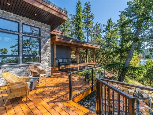 1735 Claudet Rd, Nanoose Bay, BC - Outdoor With Deck Patio Veranda