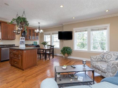 2081 Longspur Dr, Langford, BC - Indoor Photo Showing Living Room