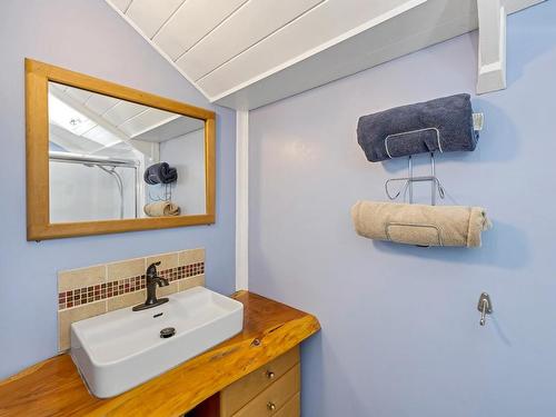 3013 Manzer Rd, Sooke, BC - Indoor Photo Showing Bathroom