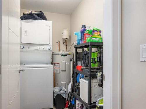 207-4960 Songbird Pl, Nanaimo, BC - Indoor Photo Showing Laundry Room