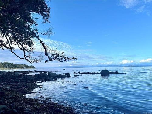 - East Rd, Denman Island, BC 