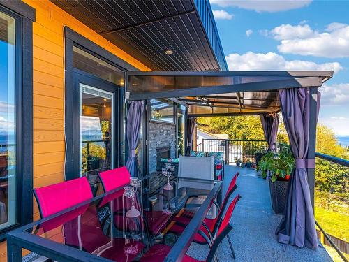 5109 Laguna Way, Nanaimo, BC - Outdoor With Deck Patio Veranda With Exterior
