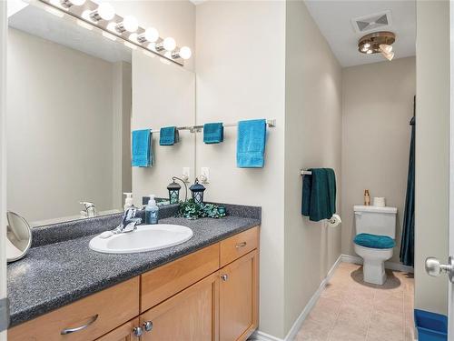 306 4Th Ave Exten, Ladysmith, BC - Indoor Photo Showing Bathroom