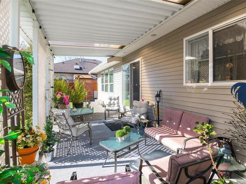 306 4Th Ave Exten, Ladysmith, BC - Outdoor With Deck Patio Veranda With Exterior
