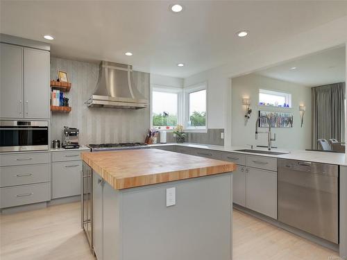 453 Oliver St, Oak Bay, BC - Indoor Photo Showing Kitchen