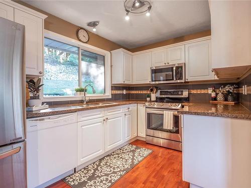 781 Cecil Blogg Dr, Colwood, BC - Indoor Photo Showing Kitchen With Double Sink