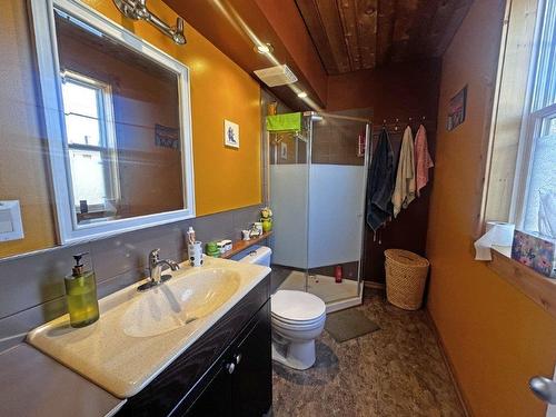 25 Timmins Street, Red Rock, ON - Indoor Photo Showing Bathroom
