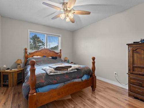 1186 Schreiner Street, Kamloops, BC - Indoor Photo Showing Bedroom