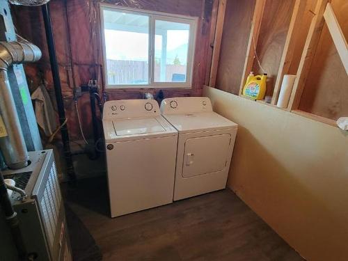 234 Monashee Place, Kamloops, BC - Indoor Photo Showing Laundry Room