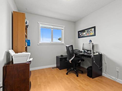 1299 Vaughn Place, Kamloops, BC - Indoor Photo Showing Office