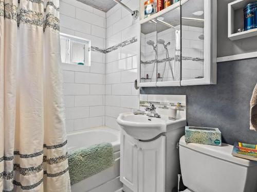 185 Yew Street, Kamloops, BC - Indoor Photo Showing Bathroom