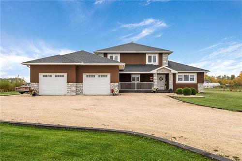 35 Grace Lane, Mitchell, MB 