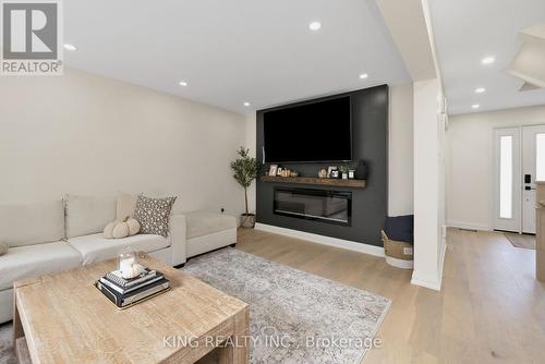 13 Ivan Avenue, Caledon, ON - Indoor Photo Showing Living Room