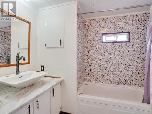 7-4500 Claridge Road, Powell River, BC - Indoor Photo Showing Bathroom