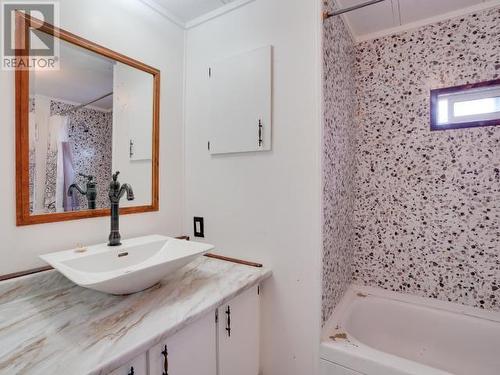7-4500 Claridge Road, Powell River, BC - Indoor Photo Showing Bathroom