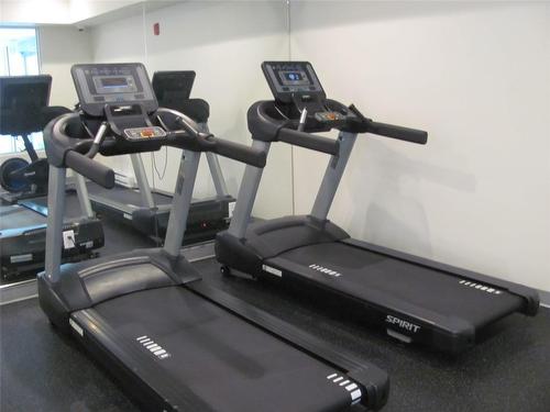 515-2555 Lakeshore Road, Vernon, BC - Indoor Photo Showing Gym Room