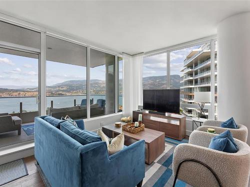 2505-1191 Sunset Drive, Kelowna, BC - Indoor Photo Showing Living Room