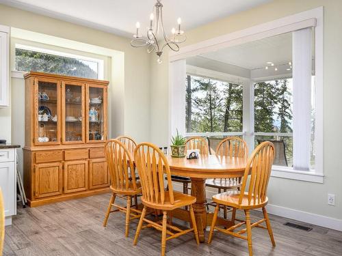 1-5720 Hartnell Road, Vernon, BC - Indoor Photo Showing Dining Room