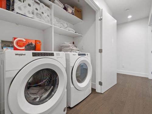 401-1191 Sunset Drive, Kelowna, BC - Indoor Photo Showing Laundry Room