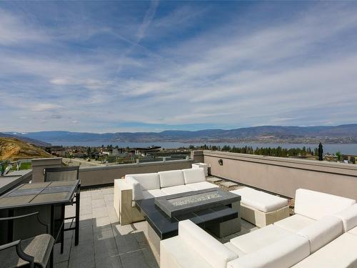 5342 Signet Crescent, Kelowna, BC - Outdoor With Body Of Water With View