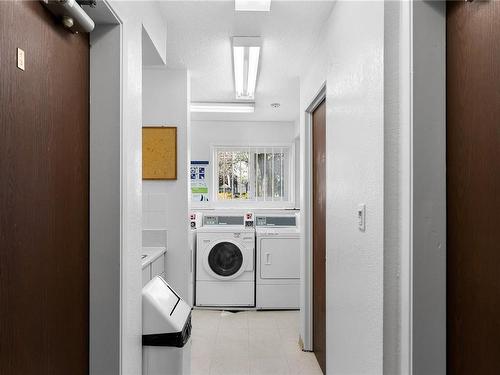 960 Inverness Rd, Saanich, BC - Indoor Photo Showing Laundry Room