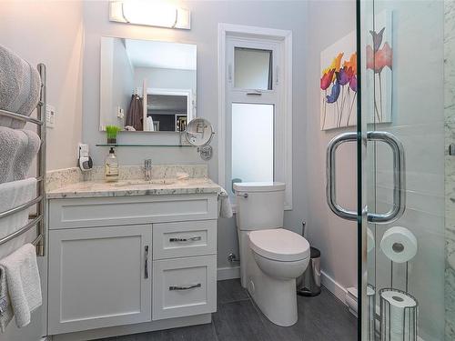 2281 Henlyn Dr, Sooke, BC - Indoor Photo Showing Bathroom