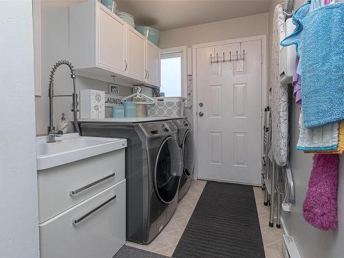 2281 Henlyn Dr, Sooke, BC - Indoor Photo Showing Laundry Room