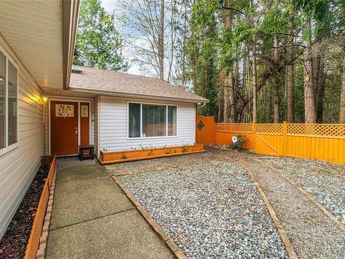914 Lee Rd, Parksville, BC - Outdoor With Exterior
