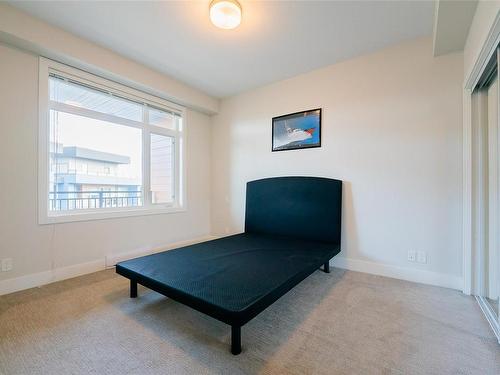 413-6540 Metral Dr, Nanaimo, BC - Indoor Photo Showing Other Room