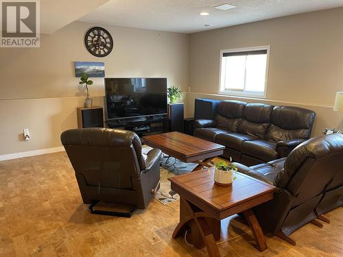 9611 113 Avenue, Fort St. John, BC - Indoor Photo Showing Living Room