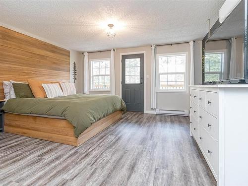 2065 Mable Rd, Shawnigan Lake, BC - Indoor Photo Showing Bedroom
