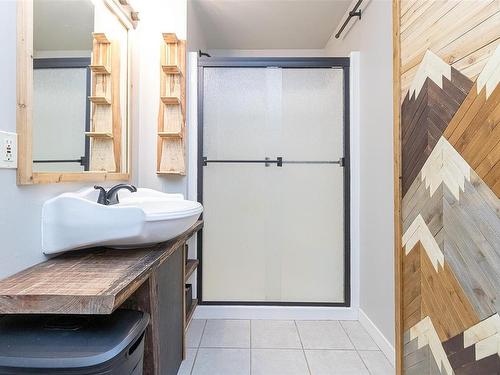 2065 Mable Rd, Shawnigan Lake, BC - Indoor Photo Showing Bathroom