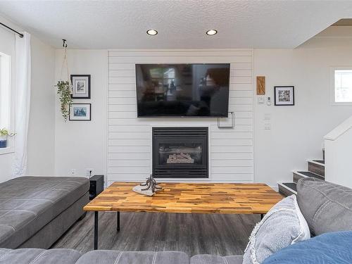2065 Mable Rd, Shawnigan Lake, BC - Indoor Photo Showing Living Room With Fireplace