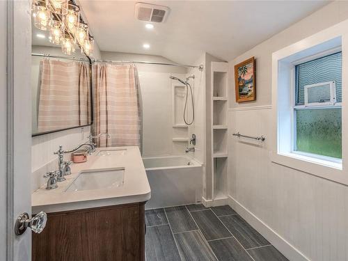 3014 Alberni Hwy, Port Alberni, BC - Indoor Photo Showing Bathroom
