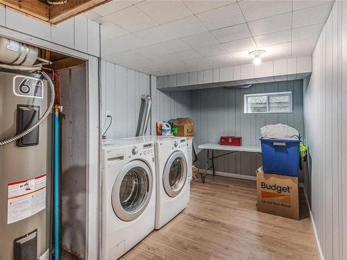 3014 Alberni Hwy, Port Alberni, BC - Indoor Photo Showing Laundry Room