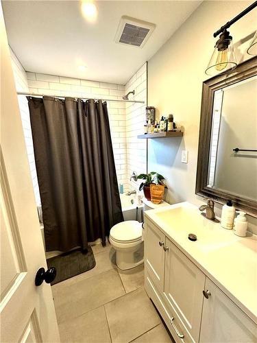 312 East 45Th Street, Hamilton, ON - Indoor Photo Showing Bathroom