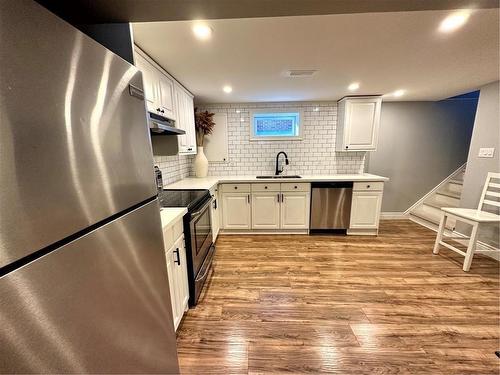312 East 45Th Street, Hamilton, ON - Indoor Photo Showing Kitchen With Upgraded Kitchen