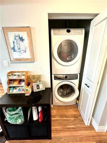 312 East 45Th Street, Hamilton, ON - Indoor Photo Showing Laundry Room